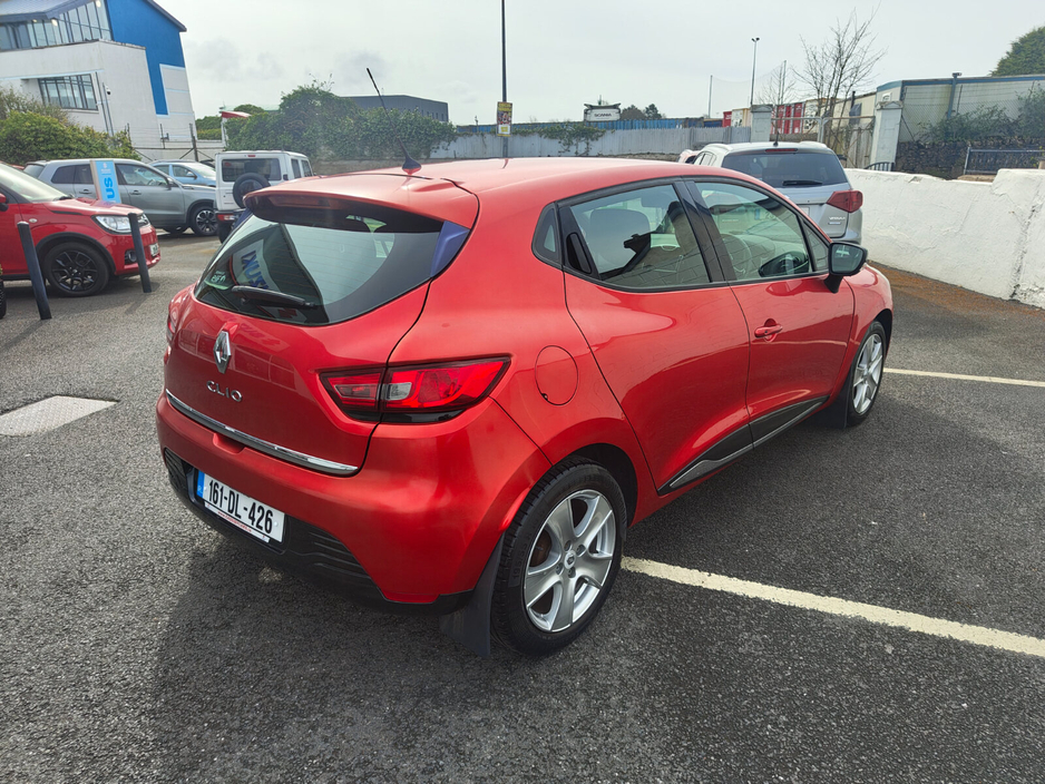 2016 Renault Clio - image 8