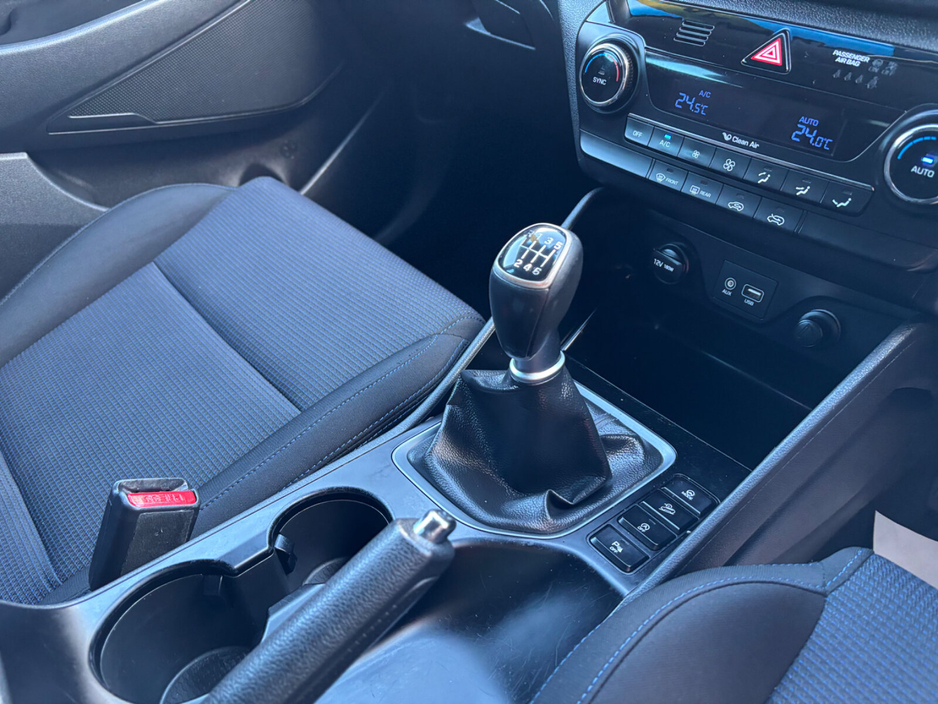 2016 Hyundai Tucson - image 7