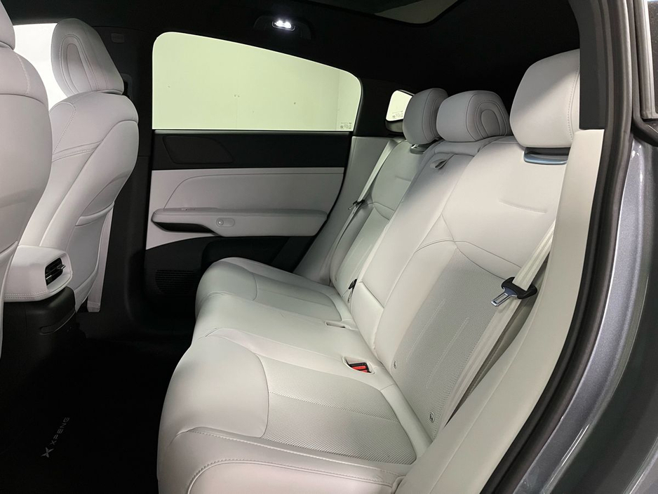 2025 Xpeng G6 - image 8