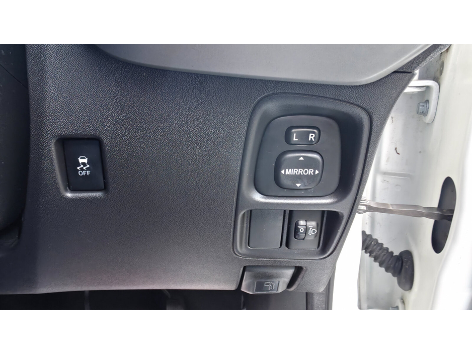 2015 Toyota Aygo - image 15