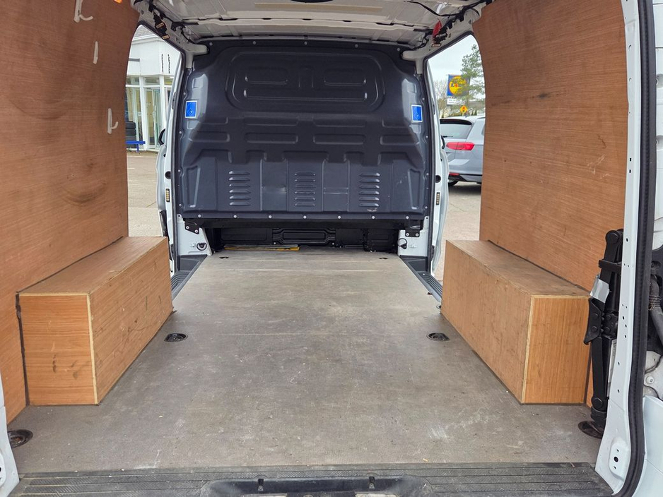 2021 Mercedes-Benz Vito - image 8