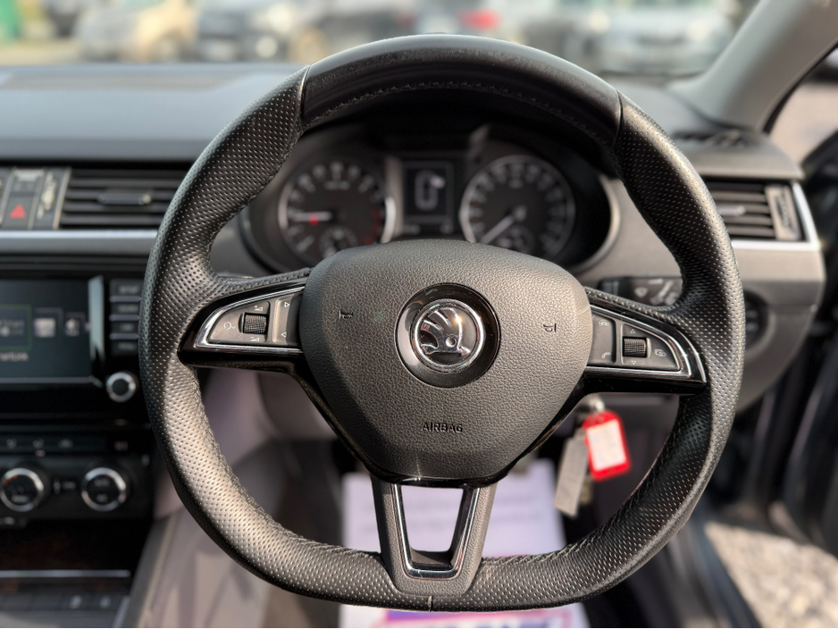 2016 Skoda Octavia - image 23