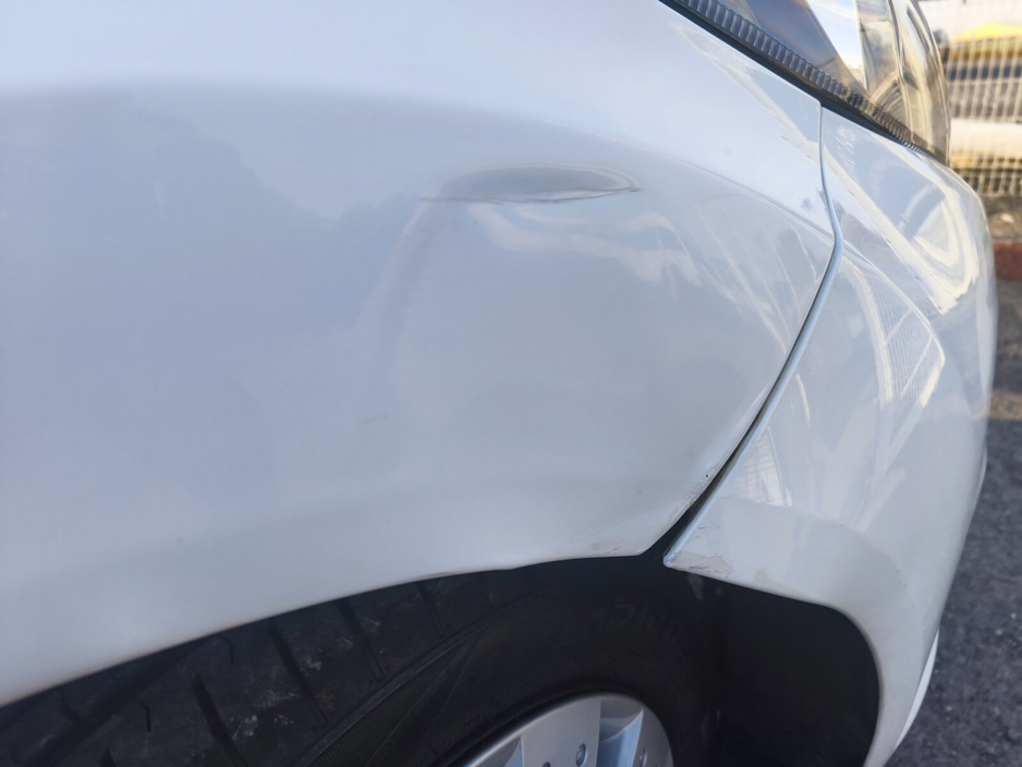 2014 Ford Fiesta - image 12