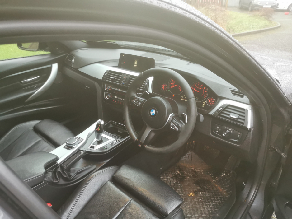 2017 BMW 3 Series - image 23