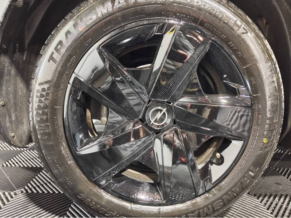 2022 Opel Crossland X - image 21