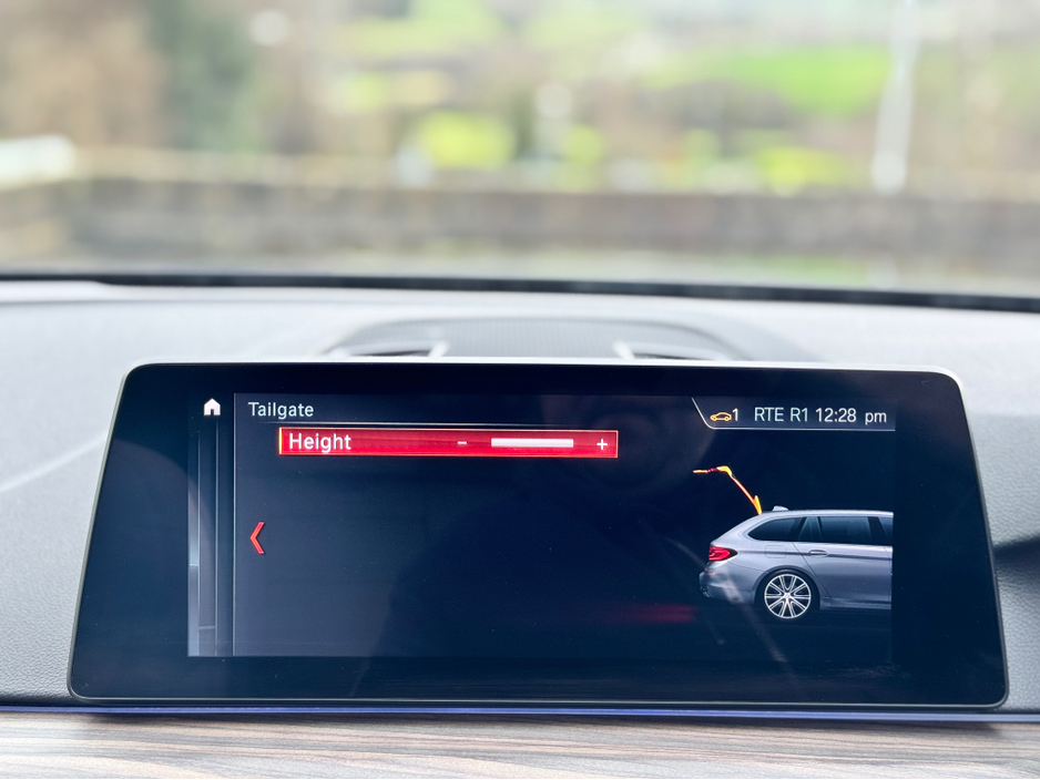 2019 BMW 5 Series 520D TOURING * PANROOF * 3D CAMERA PACK * €24,950