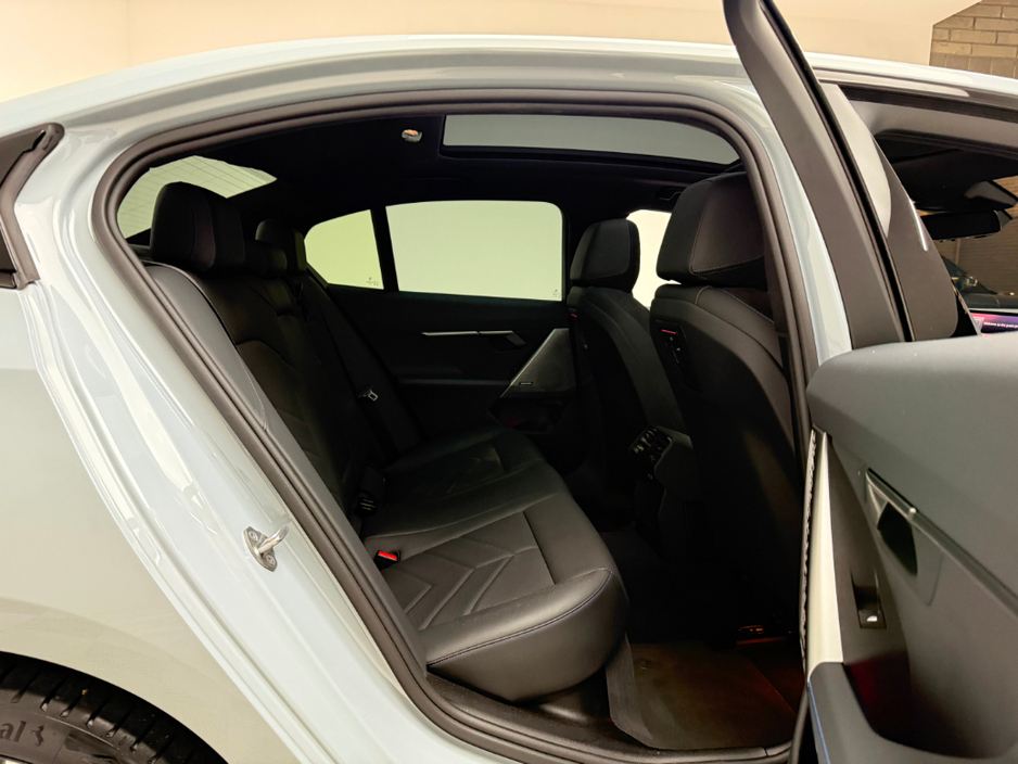 2024 BMW i5 40 M SPORT EDRIVE *PAN ROOF* €63,990