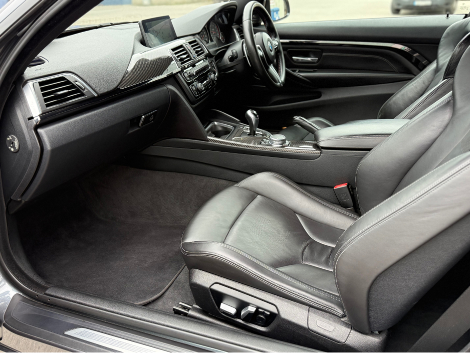 2015 BMW M4 - image 21