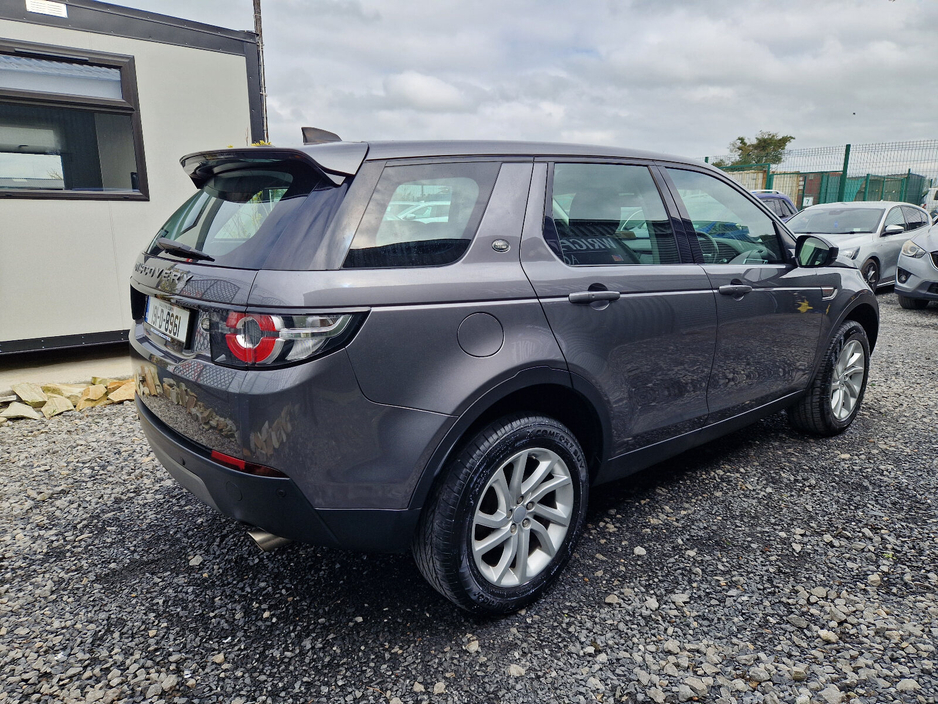 2019 Land Rover Discovery Sport - image 6