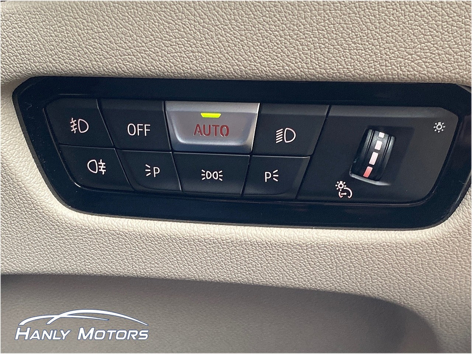 2019 BMW 3 Series - image 20