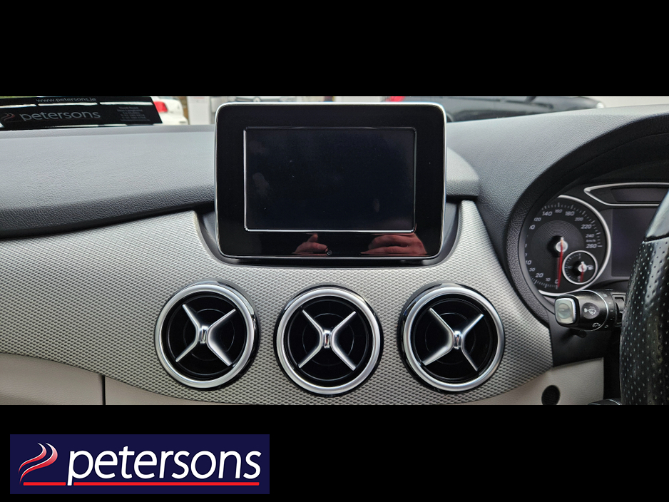 2015 Mercedes-Benz B Class - image 28