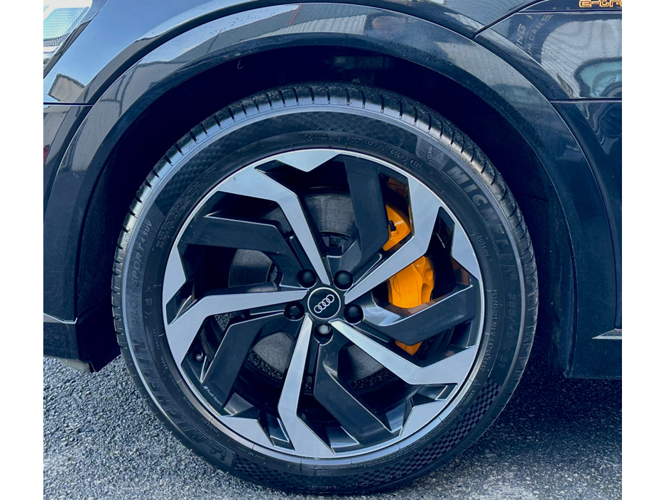 2022 Audi e-tron 55 300KW Q S LINE A €34,950