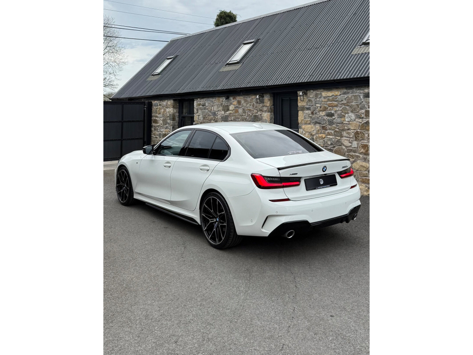 2019 BMW 3 Series - image 4