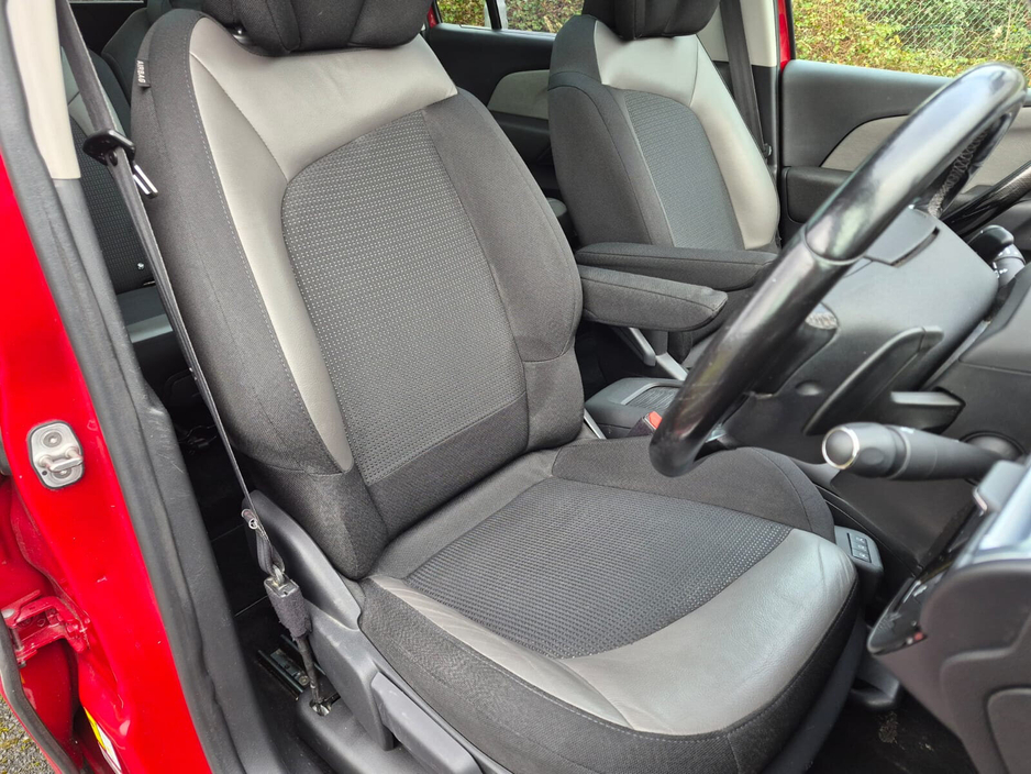 2015 Citroen C4 - image 17