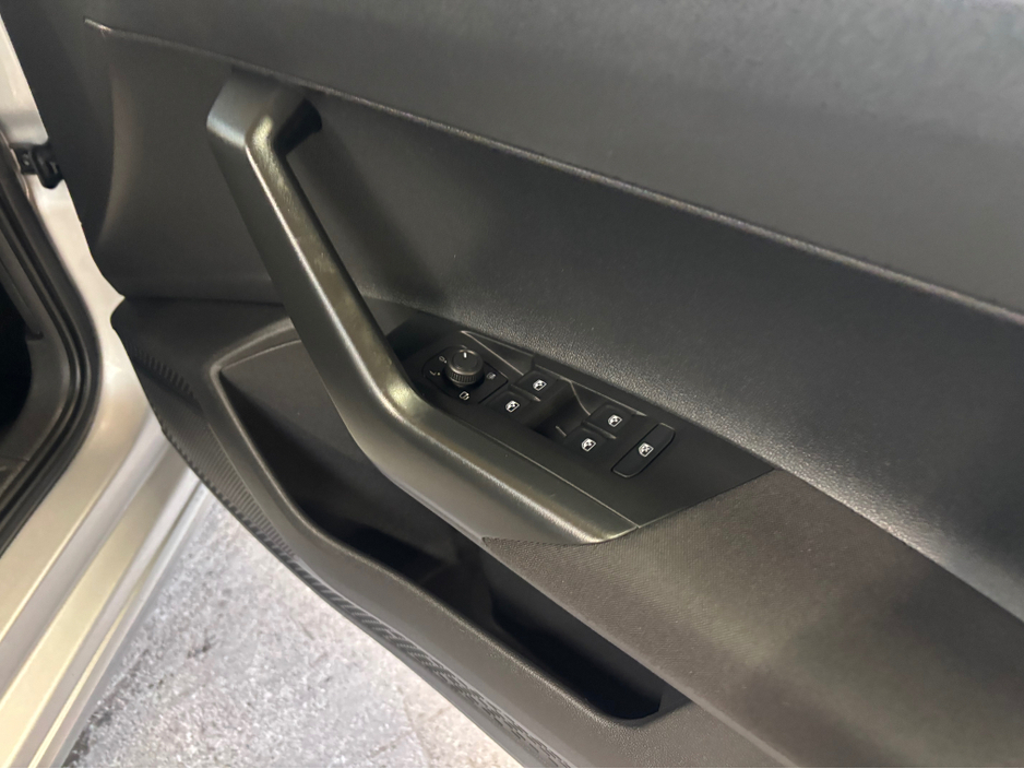 2024 Volkswagen Polo - image 12