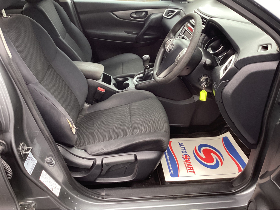 2014 Nissan Qashqai - image 9