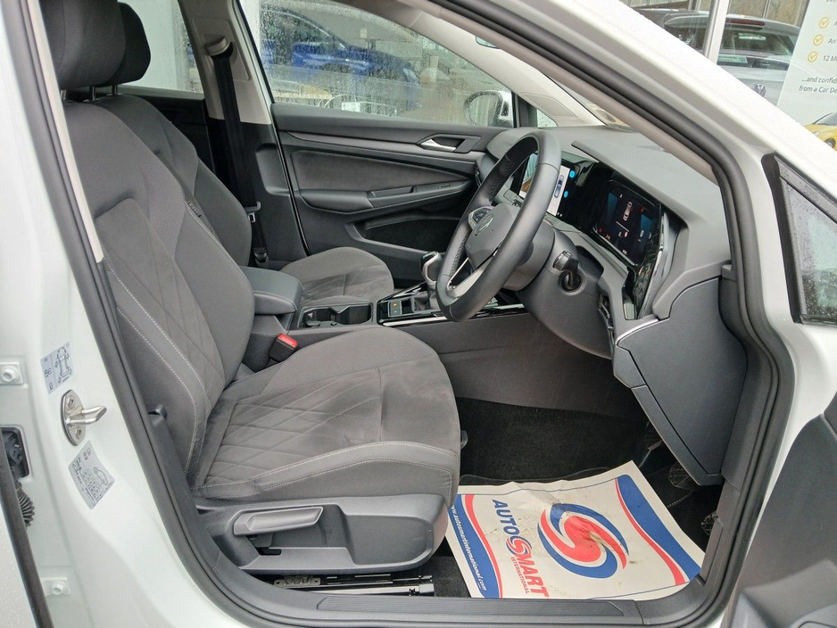 2023 Volkswagen Golf 1.5 TSI 130HP Style, White, 1 owner, 42km €29,900