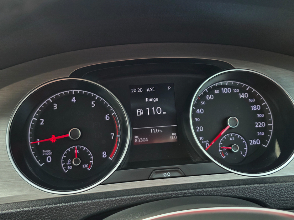 2016 Volkswagen Golf - image 13