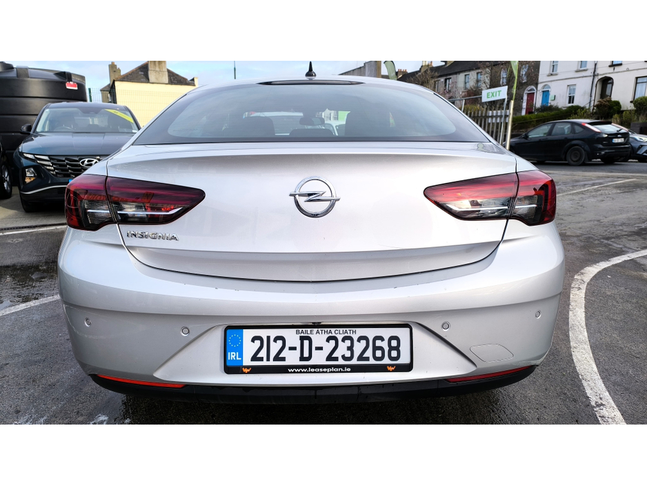 2021 Opel Insignia - image 5