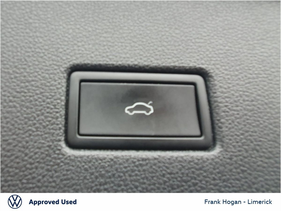 2024 Volkswagen T-Roc - image 14