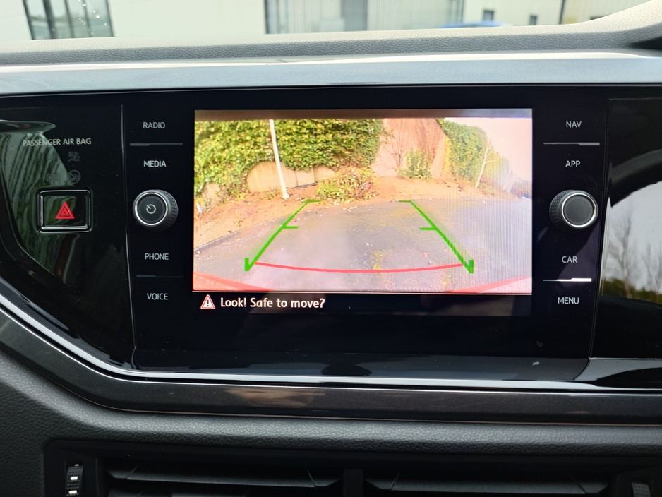 2018 Volkswagen Polo - image 13