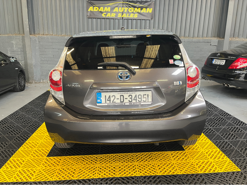 2014 Toyota Aqua 2014 Hybrid auto €8,495