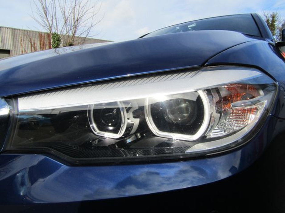 2018 BMW 5 Series - image 43