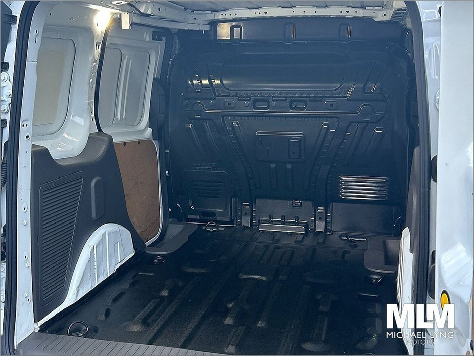 2022 Ford Transit Connect - image 13