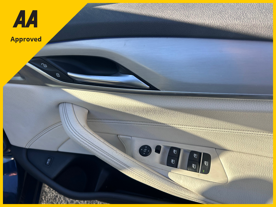 2017 BMW 5 Series - image 27