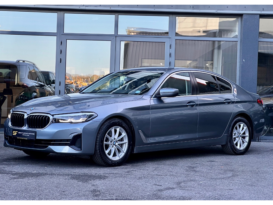 2022 BMW 5 Series - image 2