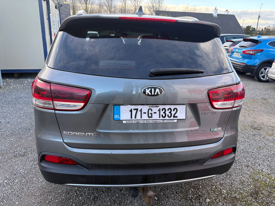 2017 Kia Sorento Platinum AWD (7 seats) €14,995