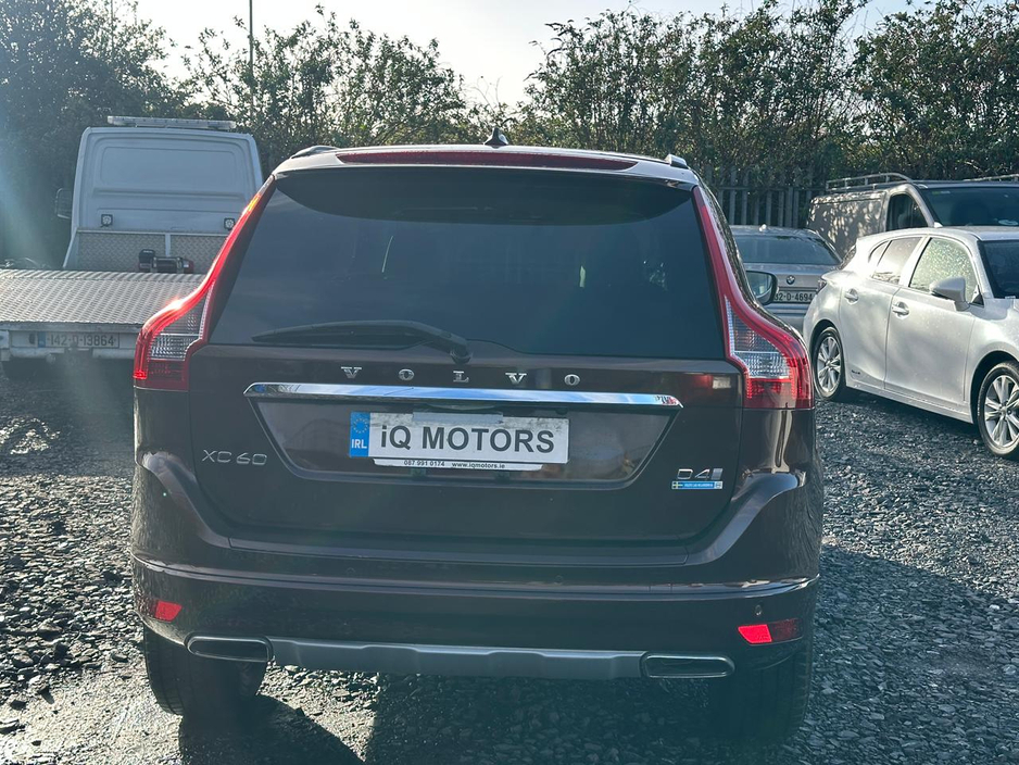 2016 Volvo XC60 - image 5