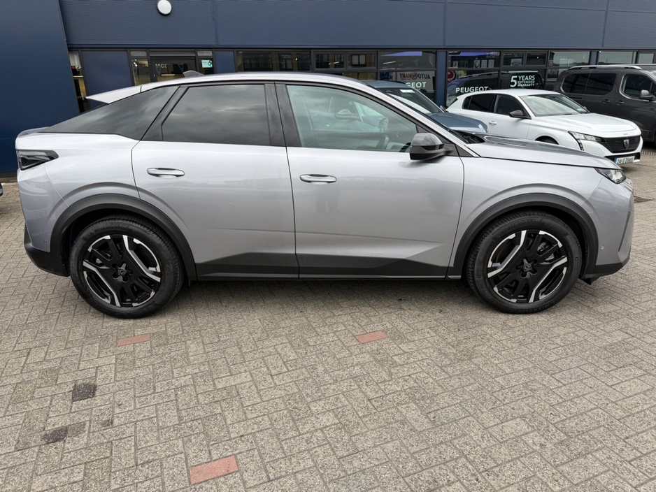 2024 Peugeot 3008 - image 3