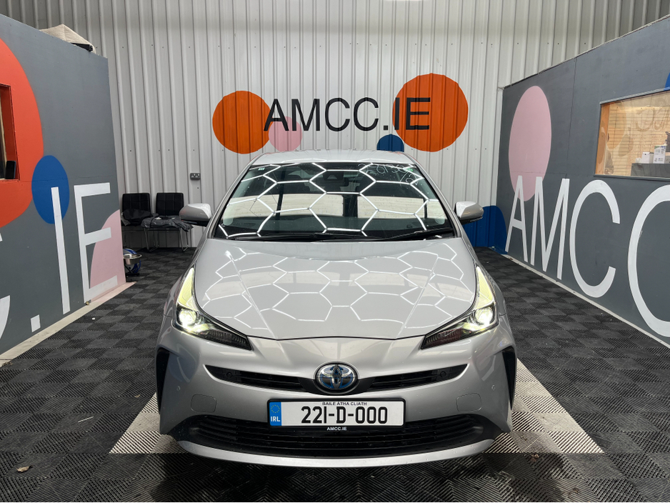 2022 Toyota Prius - image 6