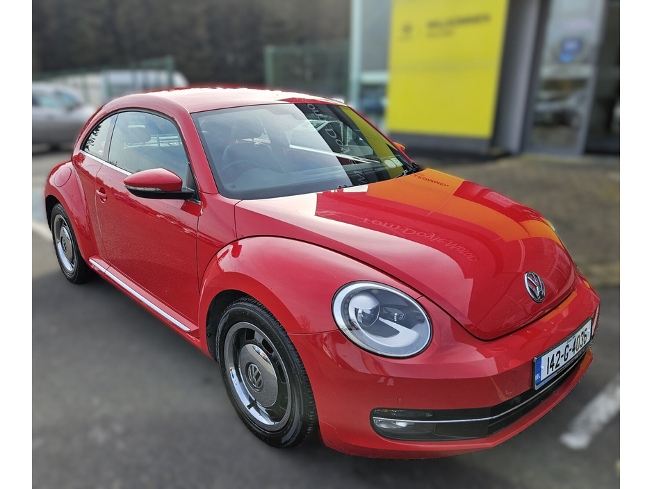 2014 Volkswagen Beetle - image 3