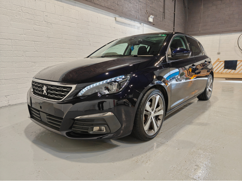 2018 Peugeot 308 - image 4