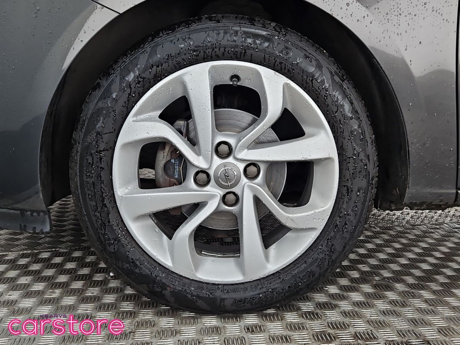 2016 Opel Corsa - image 14