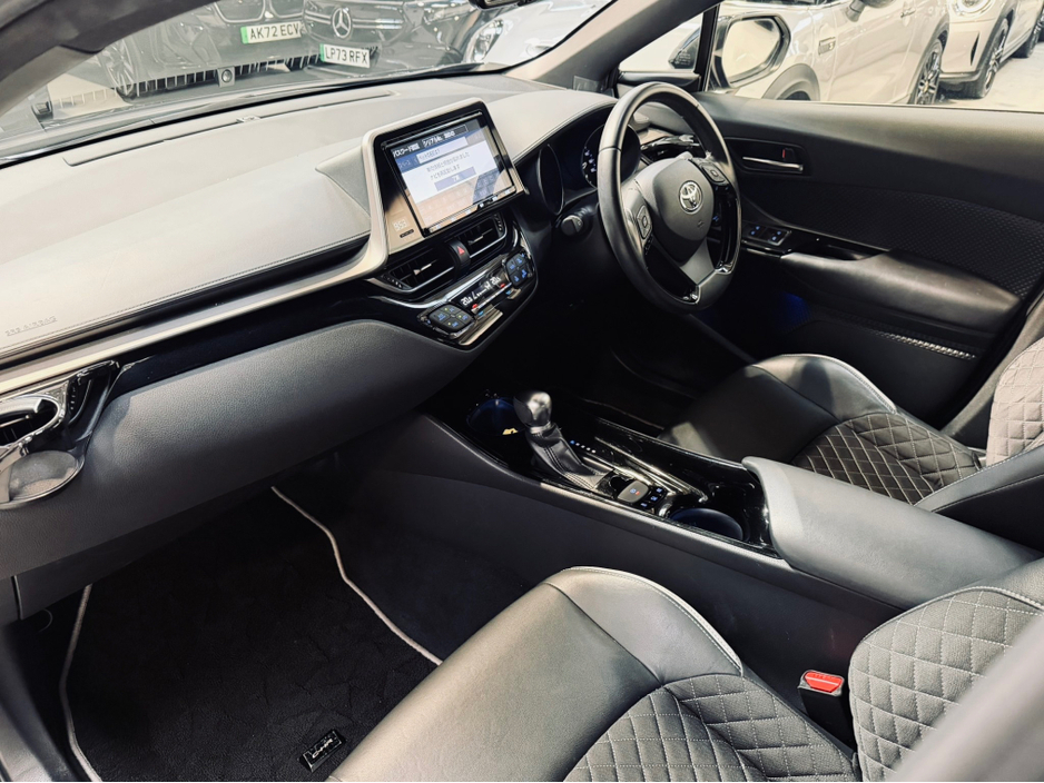 2019 Toyota C-HR - image 12
