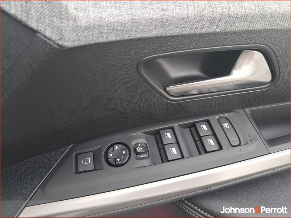 2025 Peugeot 3008 BEV 73kWH 210BHP Allure. €45,900