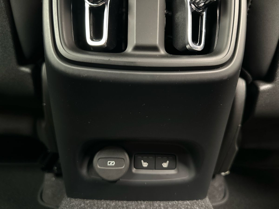 2026 Volvo EX40 - image 20