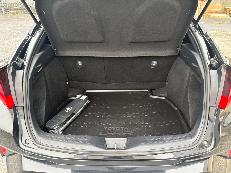 2022 Toyota C-HR - image 7