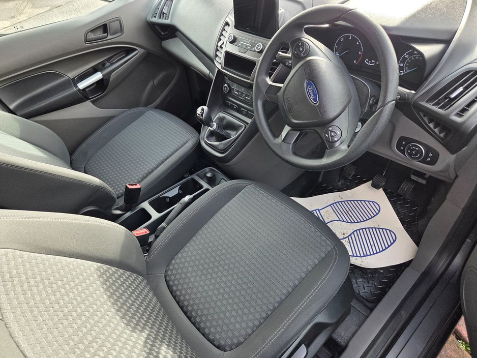 2022 Ford Transit Connect - image 5