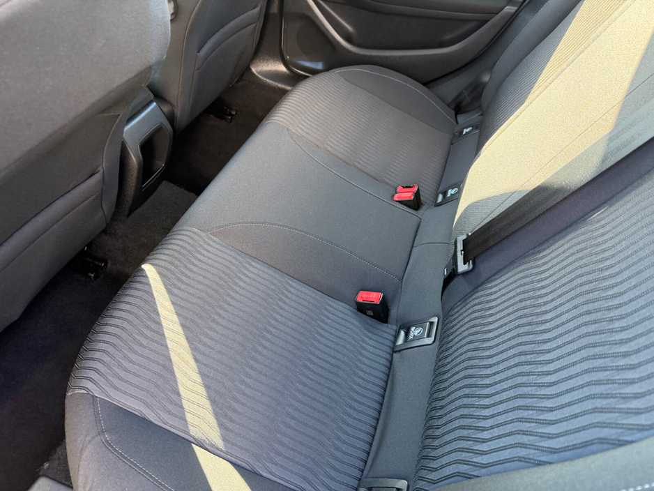 2017 Peugeot 308 - image 8