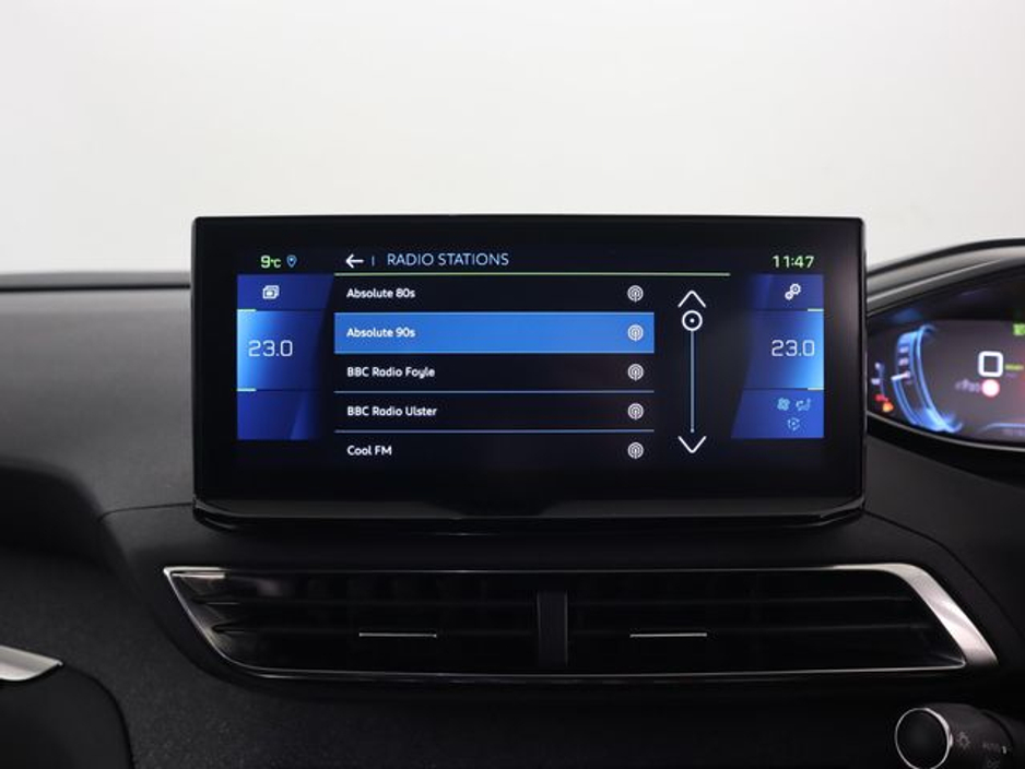 2023 Peugeot 3008 - image 12