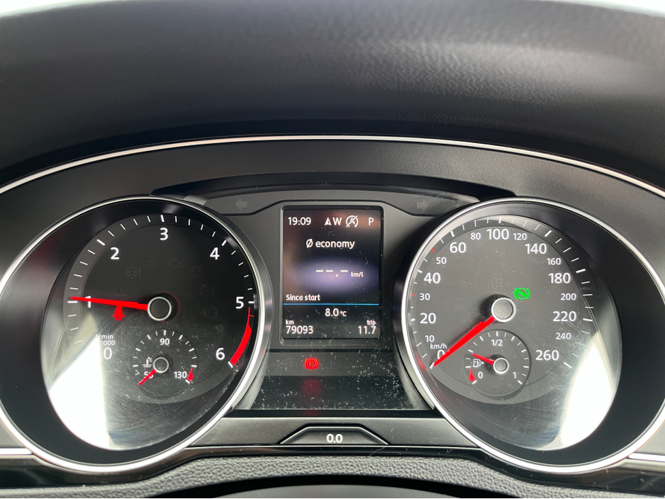 2019 Volkswagen Passat - image 24