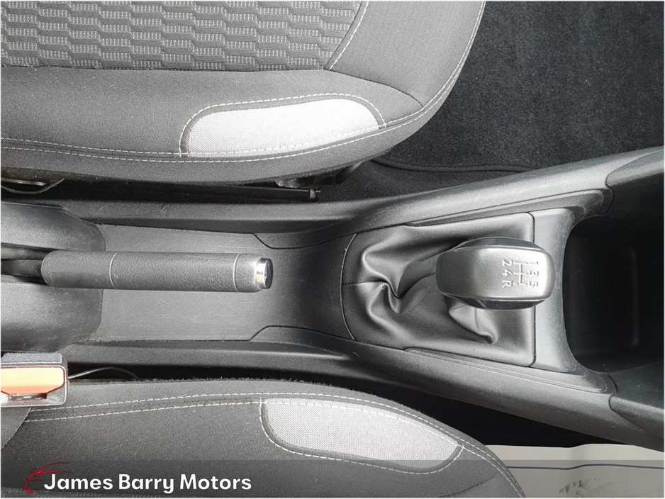 2016 Peugeot 208 - image 15