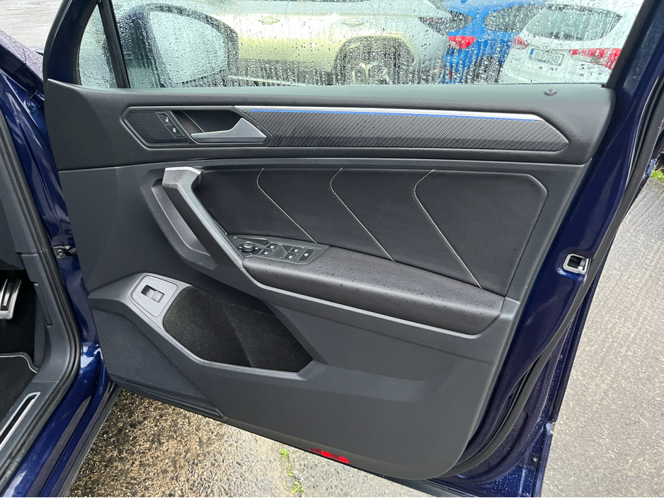 2024 Volkswagen Tiguan Allspace 7 SEATER R-LINE AUTOMATIC 2.0 DIESEL //SAT NAV//HEATED SEATS//REVERSE CAMERA//ADAPTIVE CRUISE CONTROL//HEATED STEERING WHEEL// €49,950