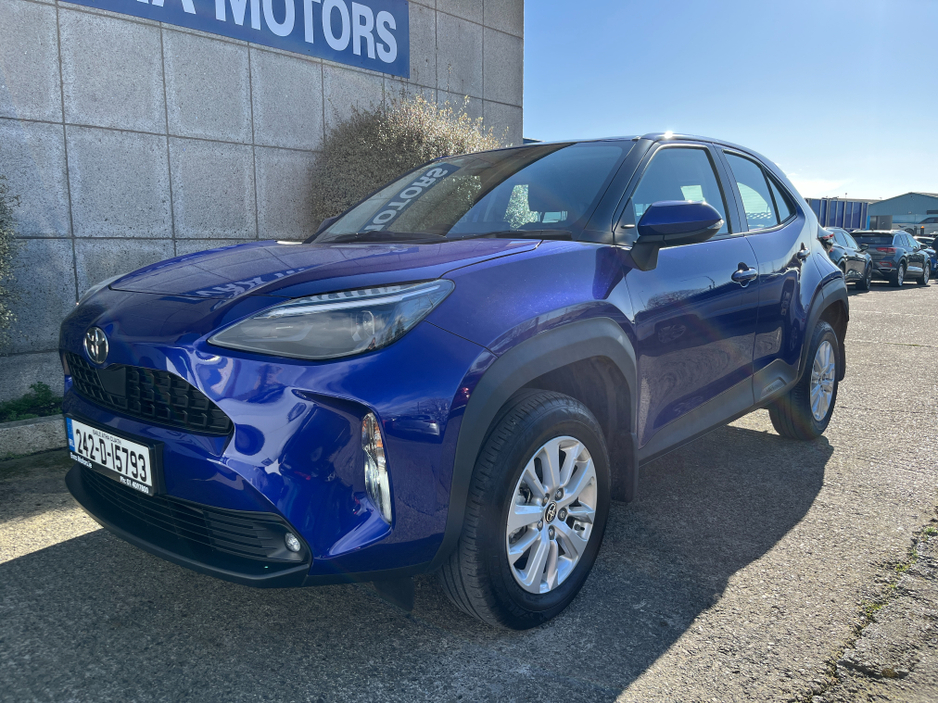 2024 Toyota Yaris - image 5