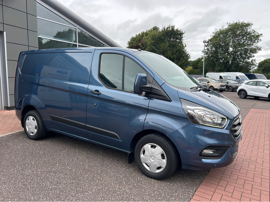 2018 Ford Transit Custom - image 3