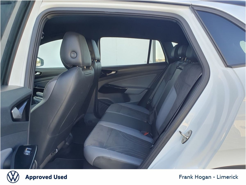 2023 Volkswagen ID.4 - image 7